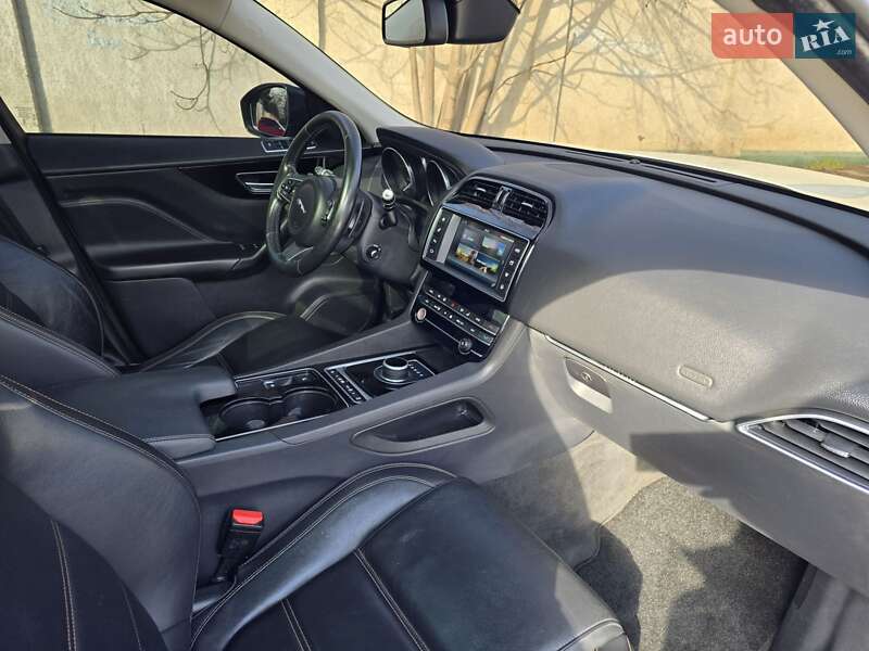 Внедорожник / Кроссовер Jaguar F-Pace 2016 в Одессе