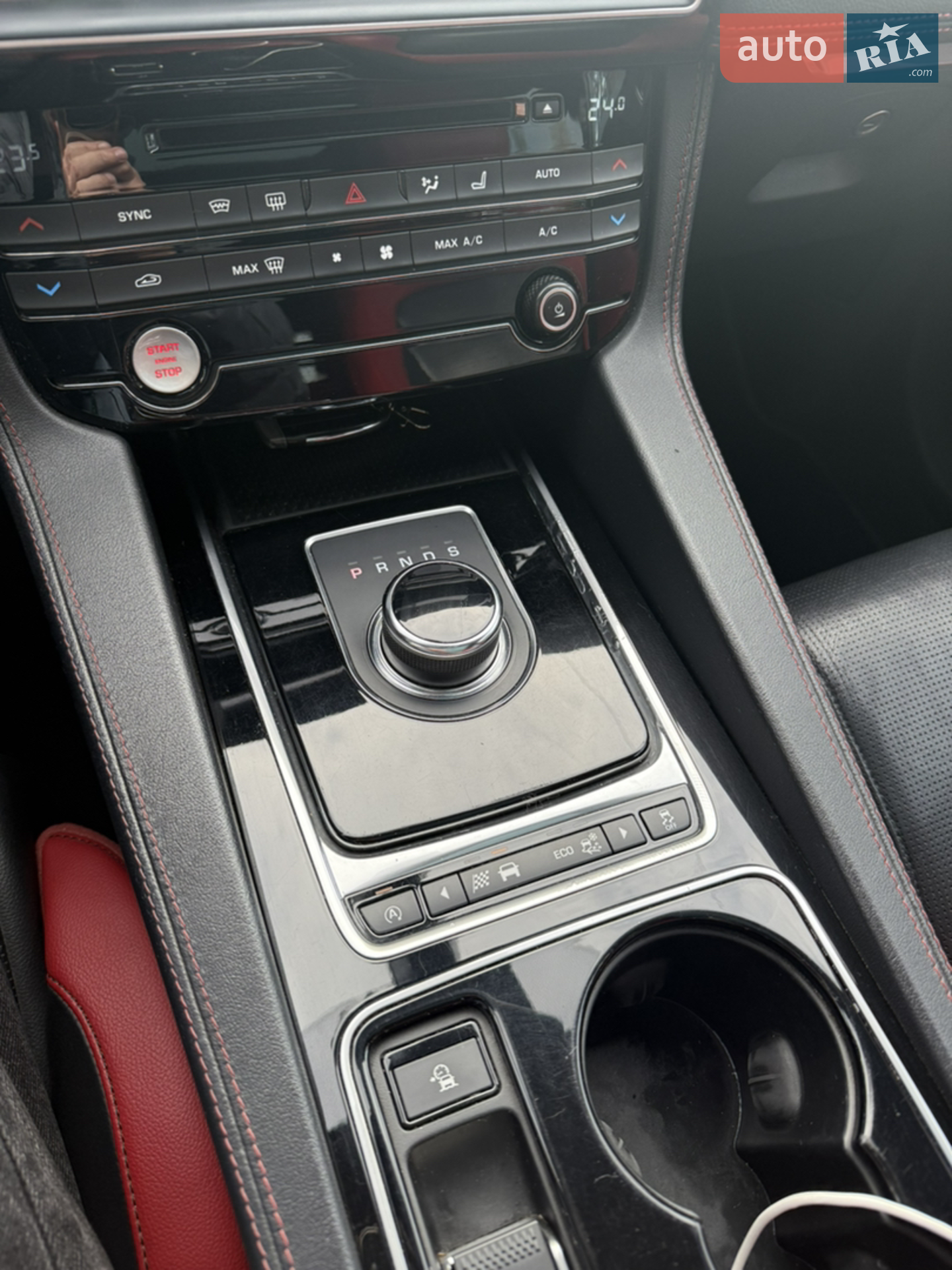 2016 Jaguar F-Pace - мініатюра 17