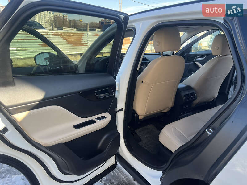 Внедорожник / Кроссовер Jaguar F-Pace 2016 в Хмельницком фото 20 Внедорожник / Кроссовер Jaguar F-Pace 2016 в Хмельницком