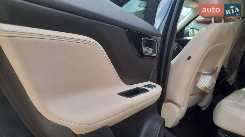 Внедорожник / Кроссовер Jaguar F-Pace 2017 в Львове