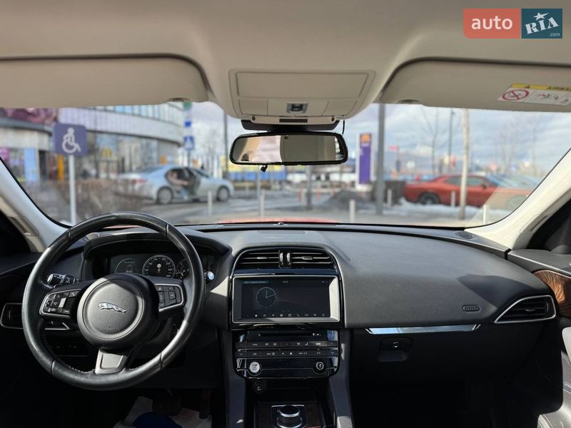 Внедорожник / Кроссовер Jaguar F-Pace 2016 в Киеве