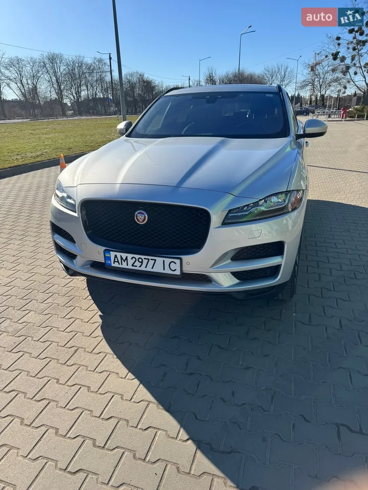 2017 Jaguar F-Pace - мініатюра 13
