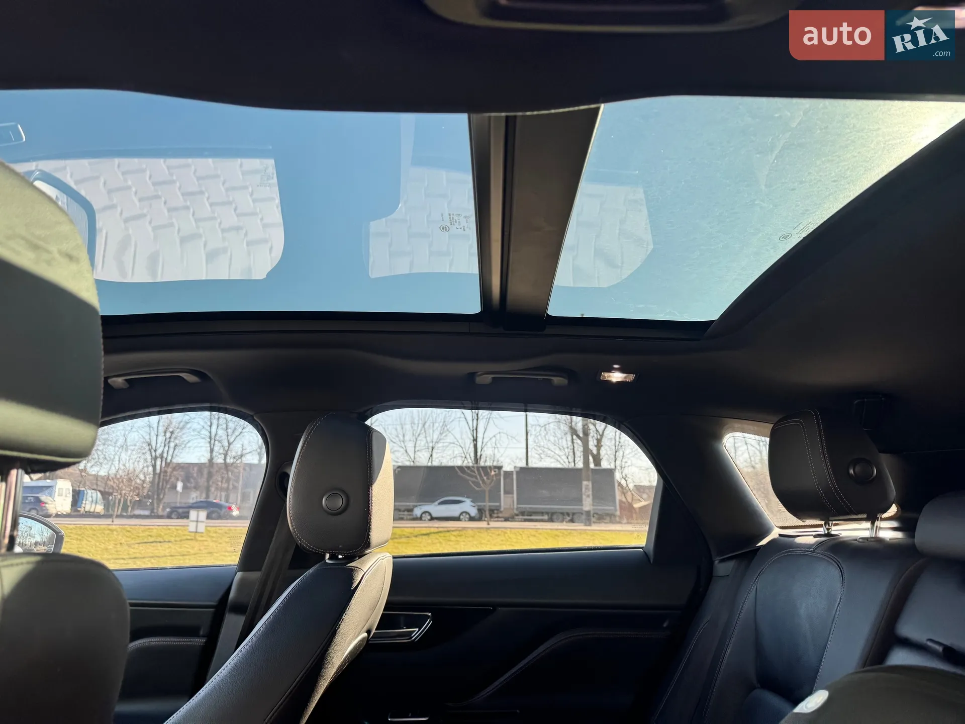 2017 Jaguar F-Pace - мініатюра 12