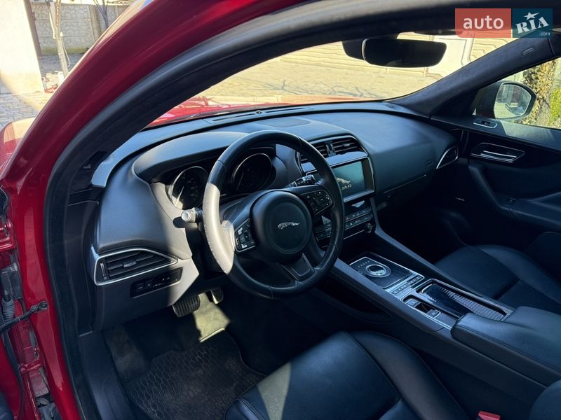 Внедорожник / Кроссовер Jaguar F-Pace 2019 в Корце