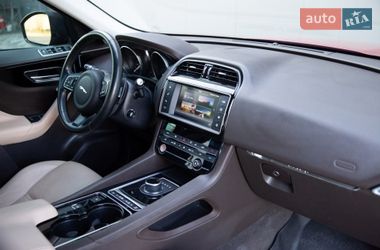 Внедорожник / Кроссовер Jaguar F-Pace 2016 в Киеве