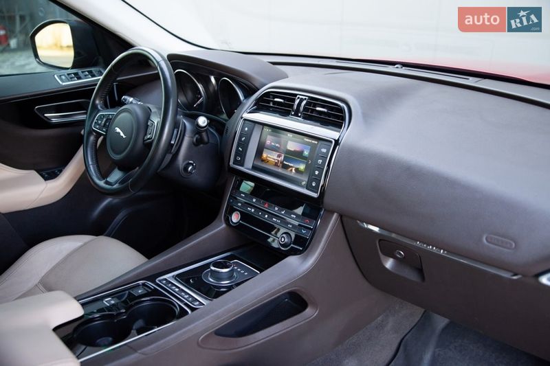Внедорожник / Кроссовер Jaguar F-Pace 2016 в Киеве