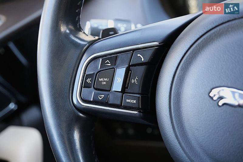 Внедорожник / Кроссовер Jaguar F-Pace 2016 в Киеве