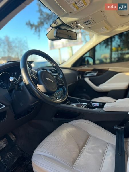Внедорожник / Кроссовер Jaguar F-Pace 2016 в Староконстантинове