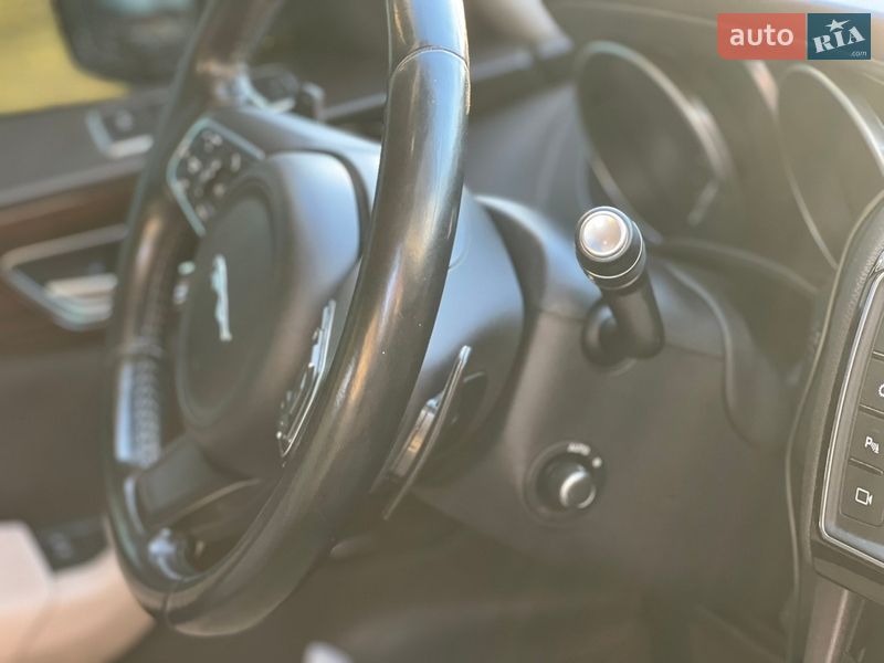 Внедорожник / Кроссовер Jaguar F-Pace 2016 в Староконстантинове