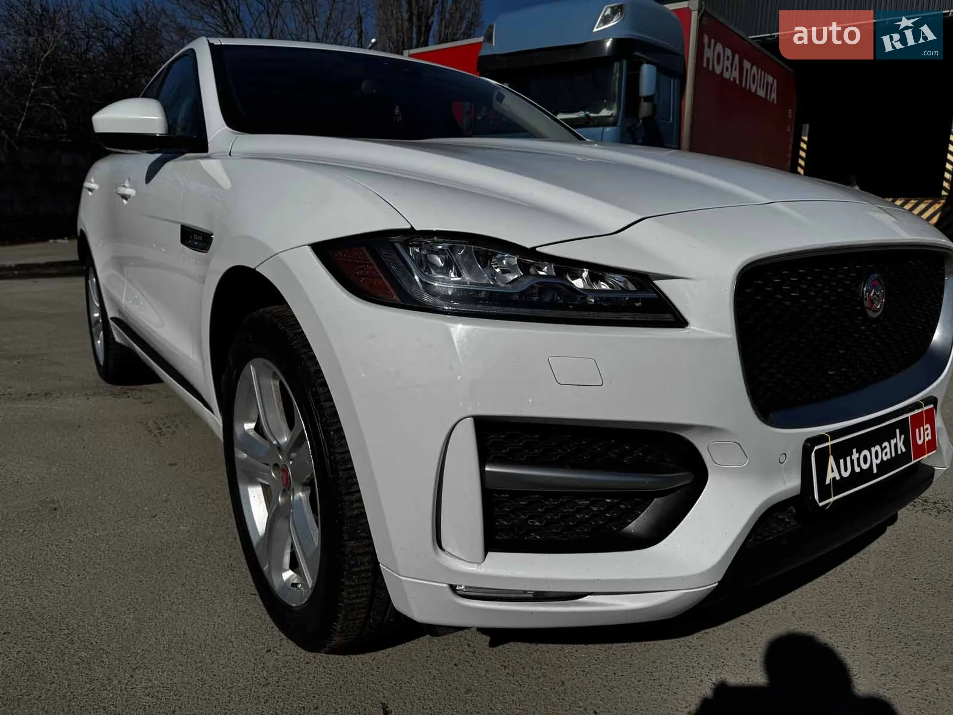 2017 Jaguar F-Pace - мініатюра 4
