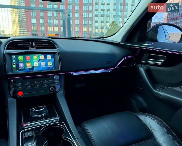 Внедорожник / Кроссовер Jaguar F-Pace 2016 в Киеве