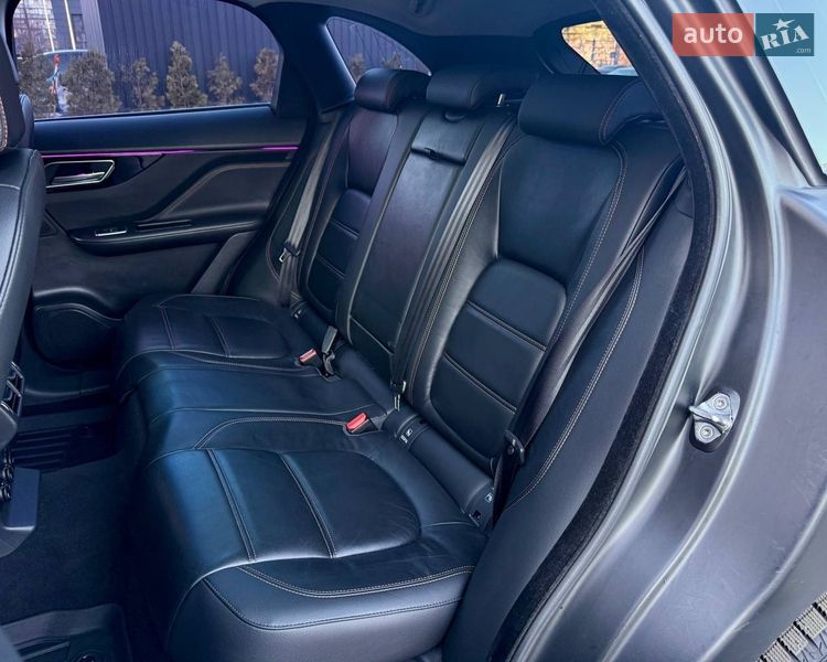 Внедорожник / Кроссовер Jaguar F-Pace 2016 в Киеве