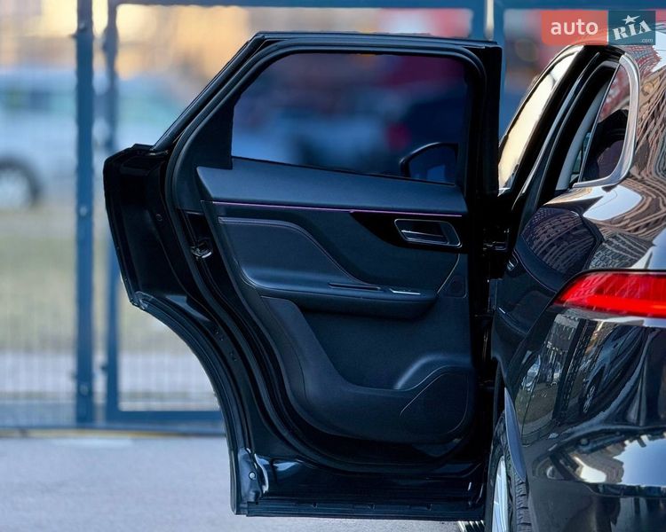 Внедорожник / Кроссовер Jaguar F-Pace 2016 в Киеве