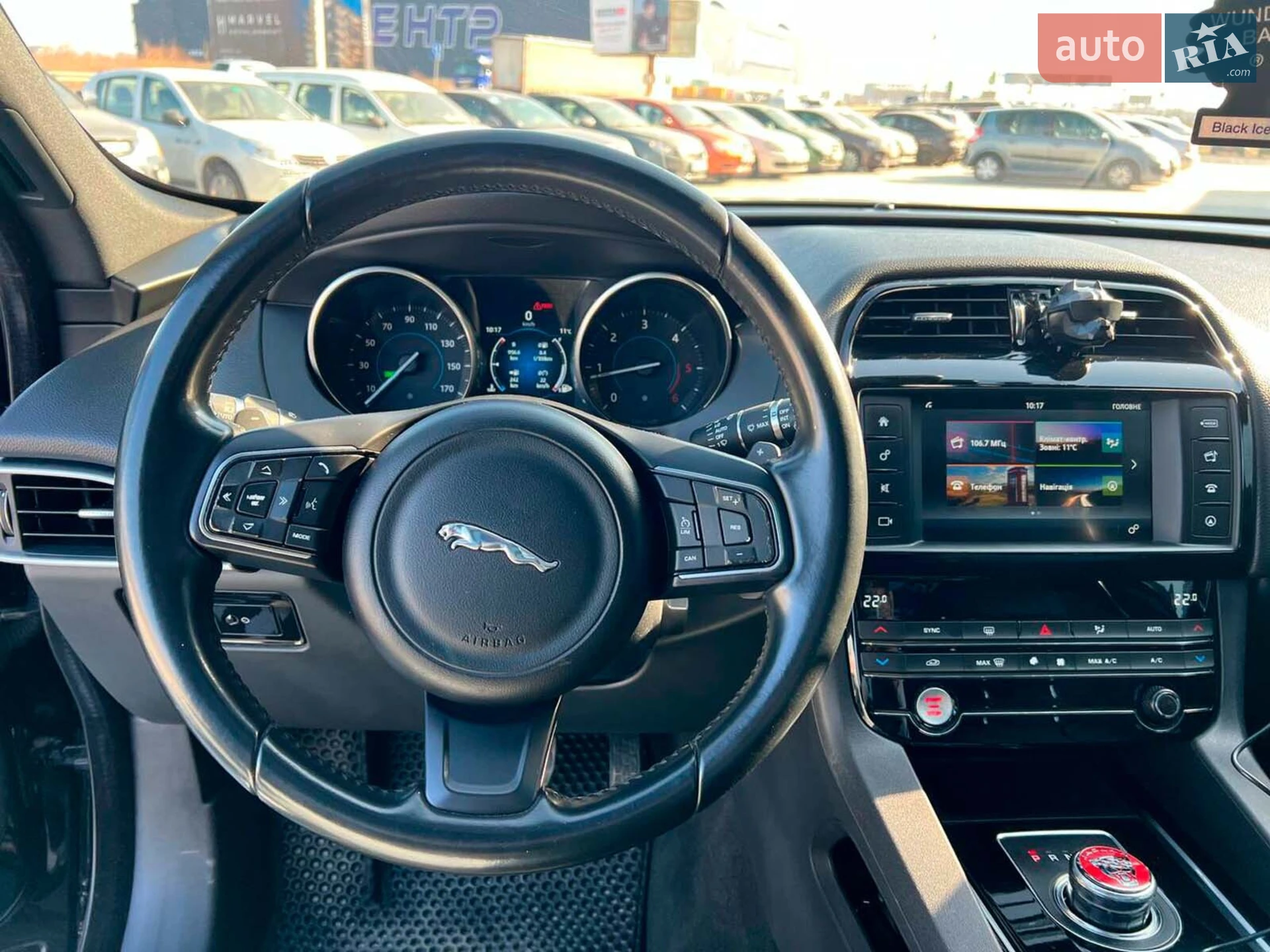 2016 Jaguar F-Pace - мініатюра 23