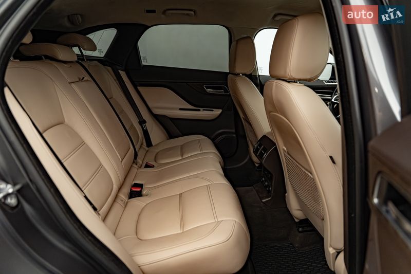 Внедорожник / Кроссовер Jaguar F-Pace 2019 в Киеве
