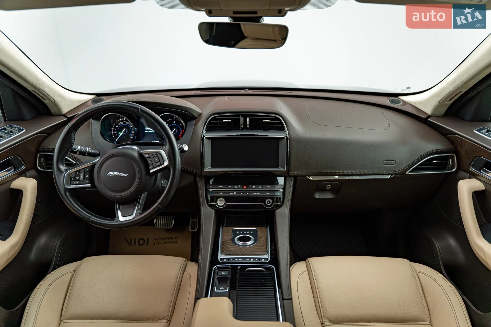 2019 Jaguar F-Pace - мініатюра 10