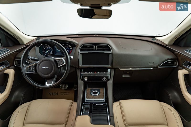 Внедорожник / Кроссовер Jaguar F-Pace 2019 в Киеве