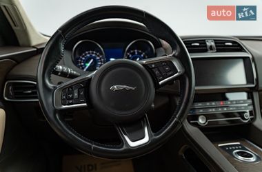 Внедорожник / Кроссовер Jaguar F-Pace 2019 в Киеве