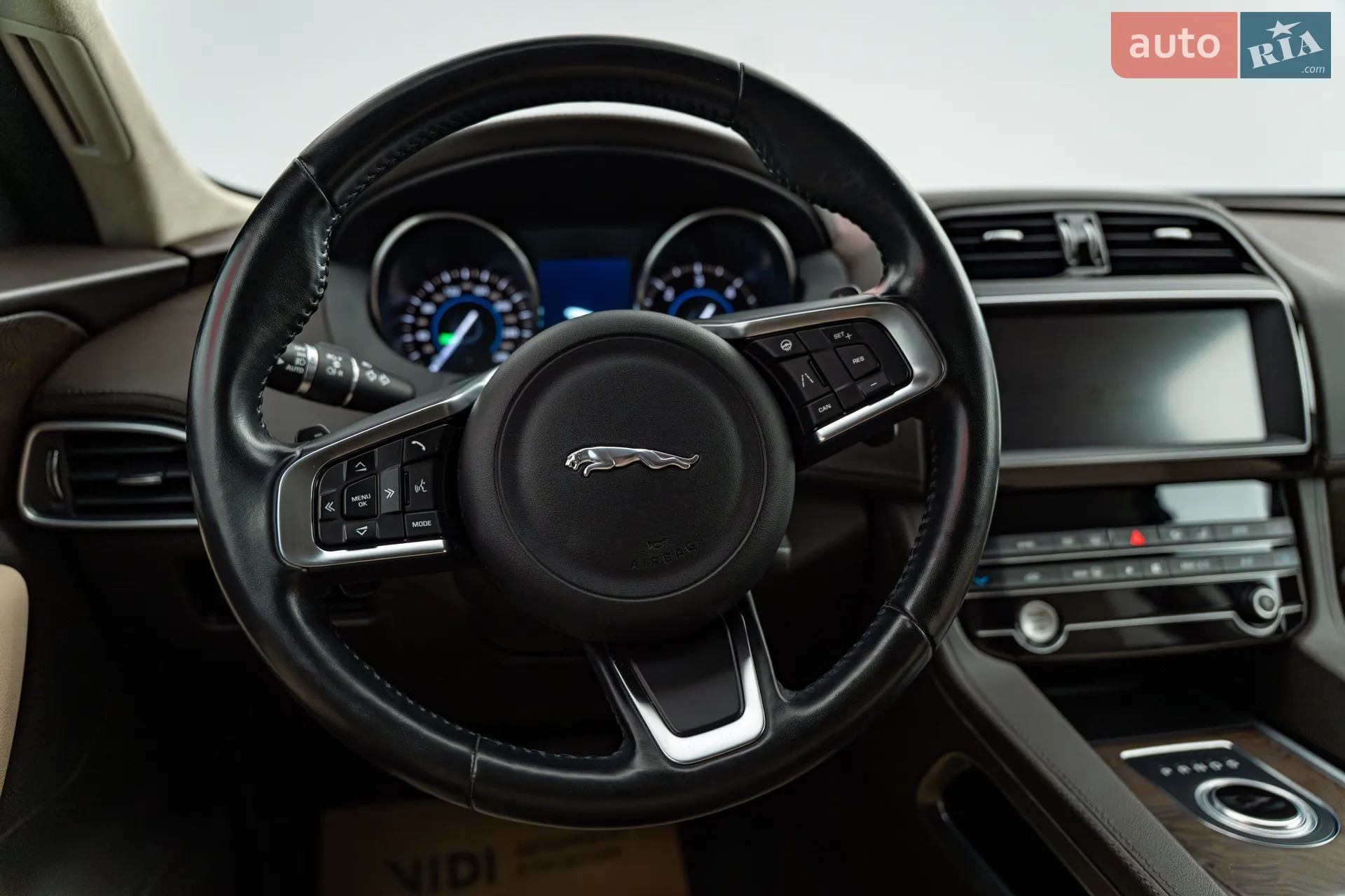 2019 Jaguar F-Pace - мініатюра 12