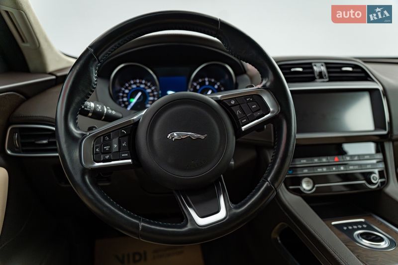 Внедорожник / Кроссовер Jaguar F-Pace 2019 в Киеве