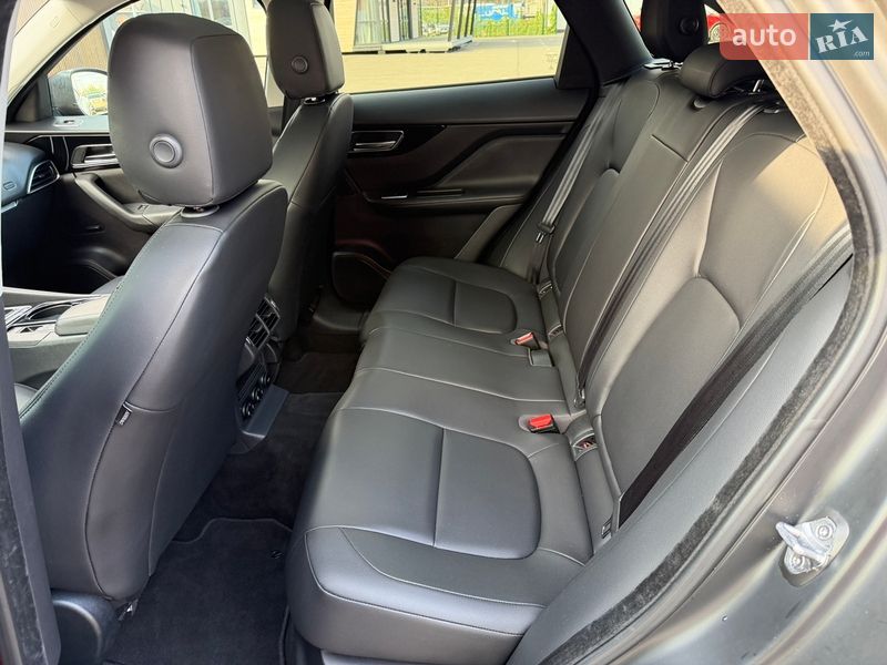 Внедорожник / Кроссовер Jaguar F-Pace 2016 в Киеве