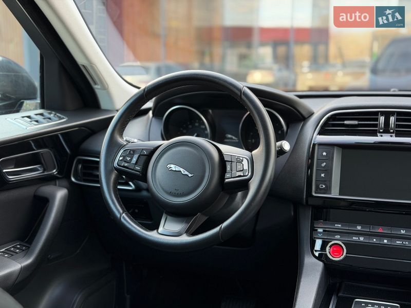 Внедорожник / Кроссовер Jaguar F-Pace 2016 в Киеве