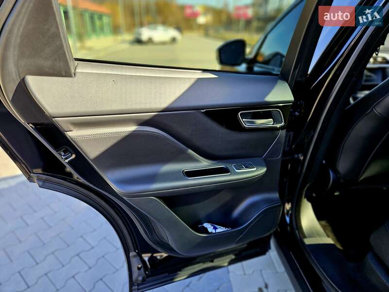 Внедорожник / Кроссовер Jaguar F-Pace 2017 в Киеве