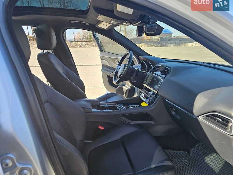 Внедорожник / Кроссовер Jaguar F-Pace 2016 в Тернополе