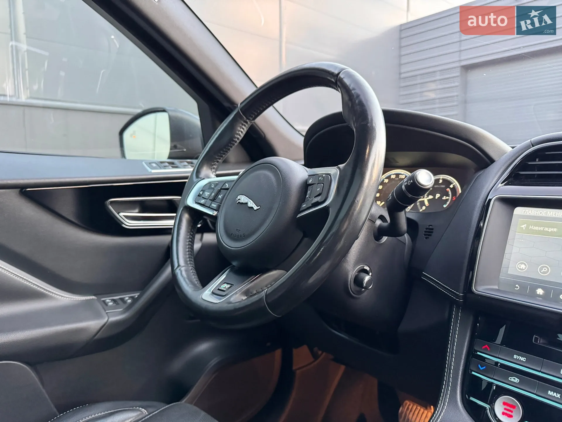 2016 Jaguar F-Pace - мініатюра 23