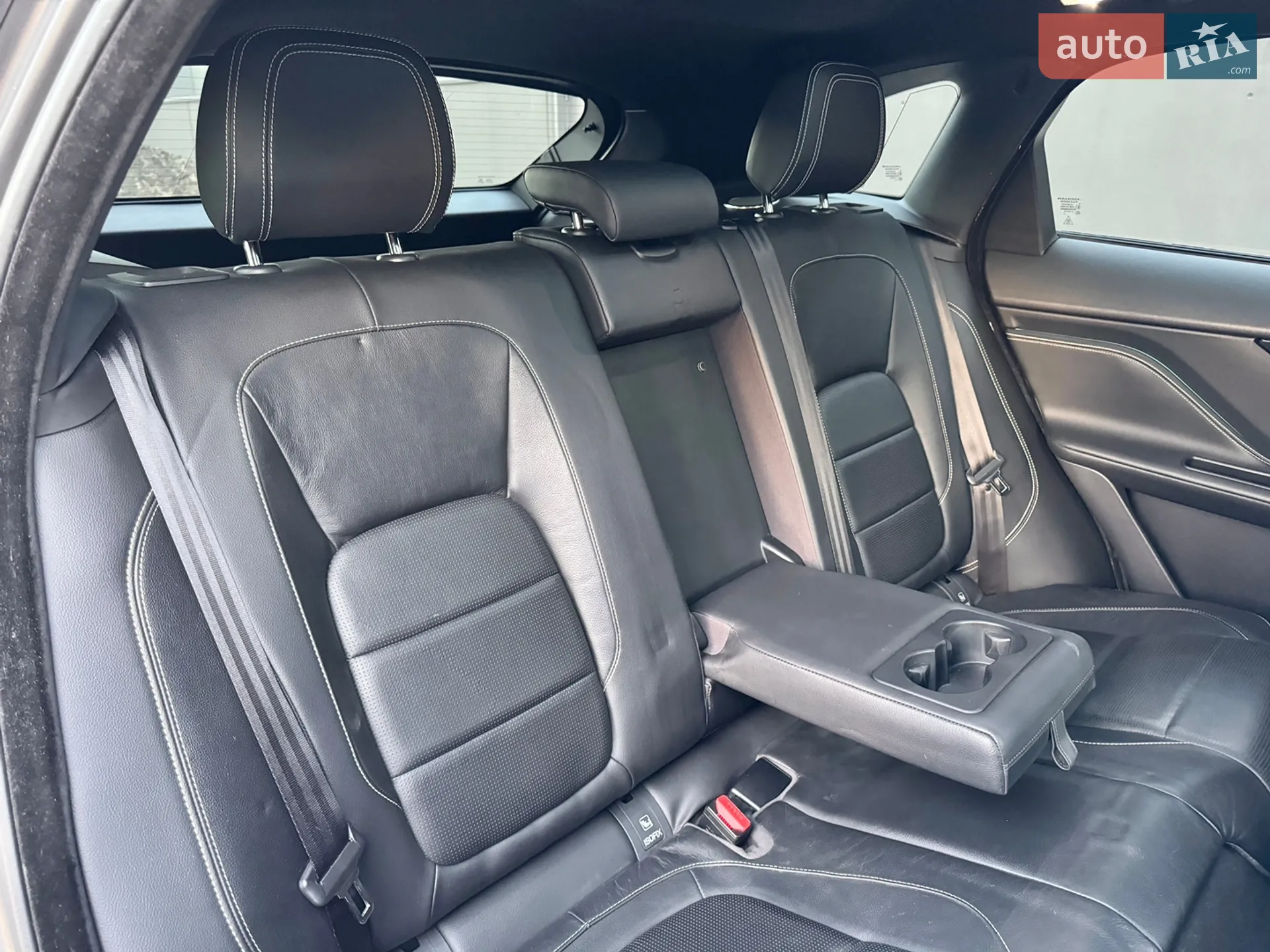 2016 Jaguar F-Pace - мініатюра 5