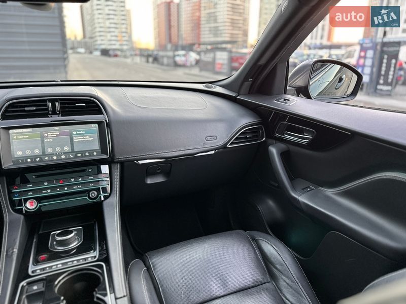 Позашляховик / Кросовер Jaguar F-Pace 2016 в Києві