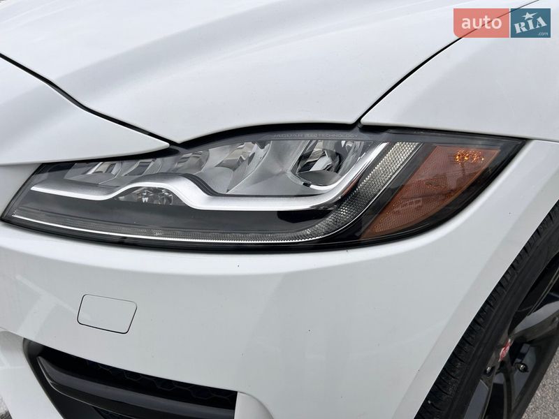 Позашляховик / Кросовер Jaguar F-Pace 2017 в Запоріжжі фото 10 Позашляховик / Кросовер Jaguar F-Pace 2017 в Запоріжжі