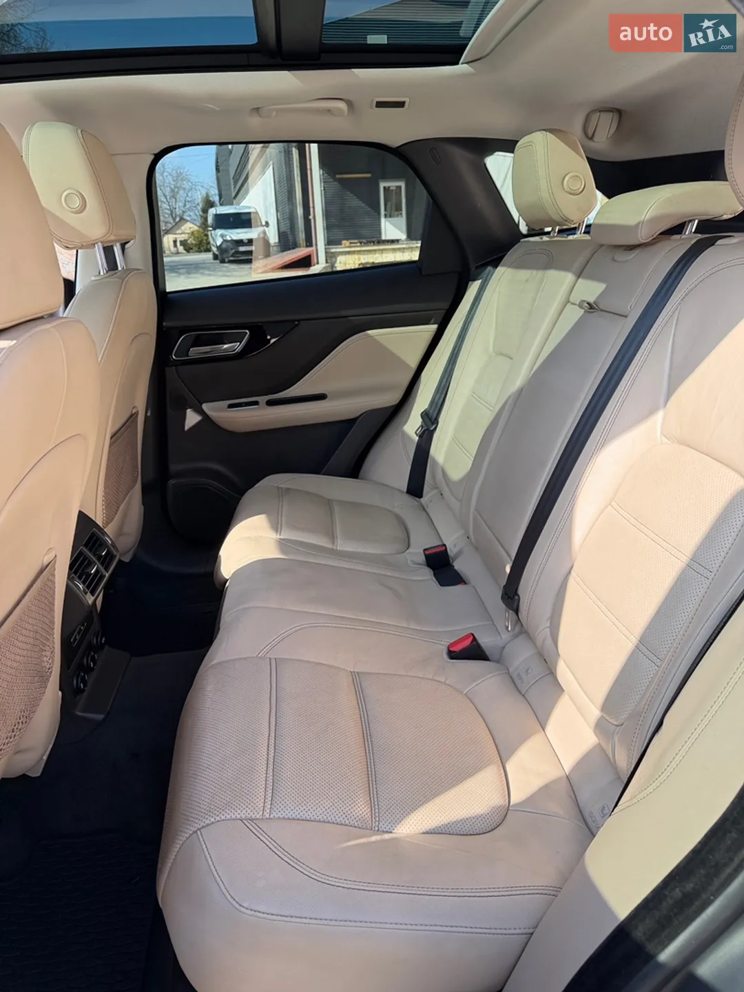 2017 Jaguar F-Pace - мініатюра 7