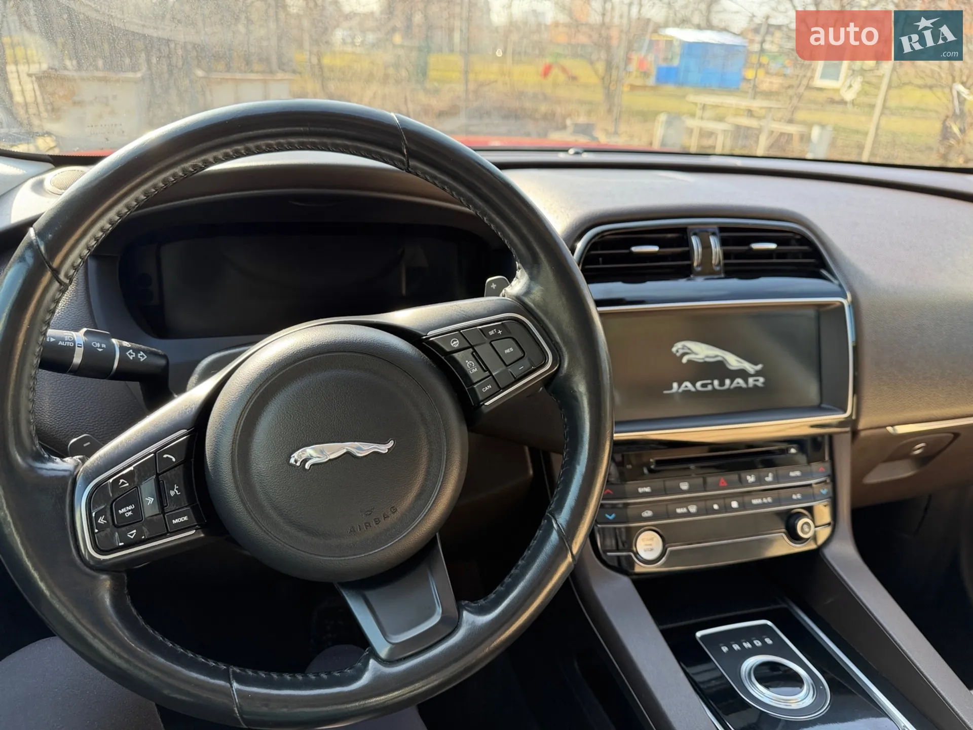 2017 Jaguar F-Pace - мініатюра 11
