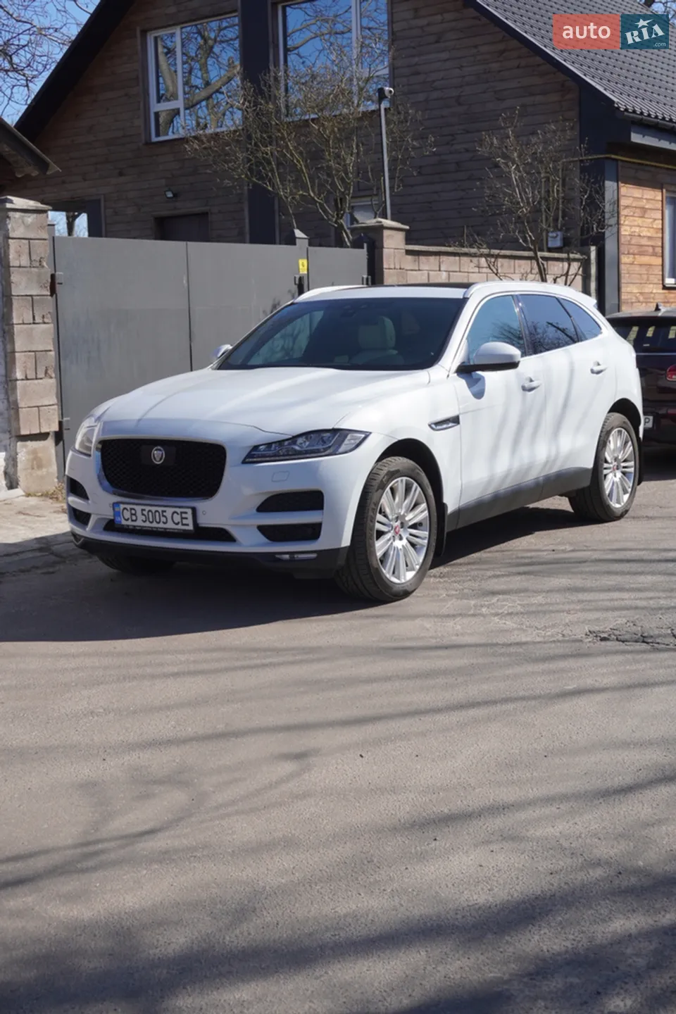 2016 Jaguar F-Pace - мініатюра 2