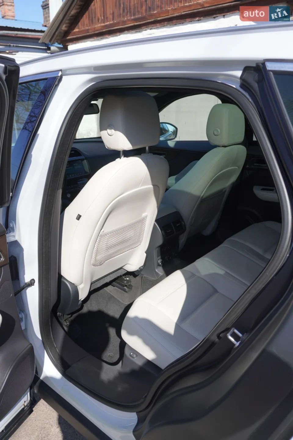 2016 Jaguar F-Pace - мініатюра 6