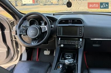 Внедорожник / Кроссовер Jaguar F-Pace 2016 в Киеве