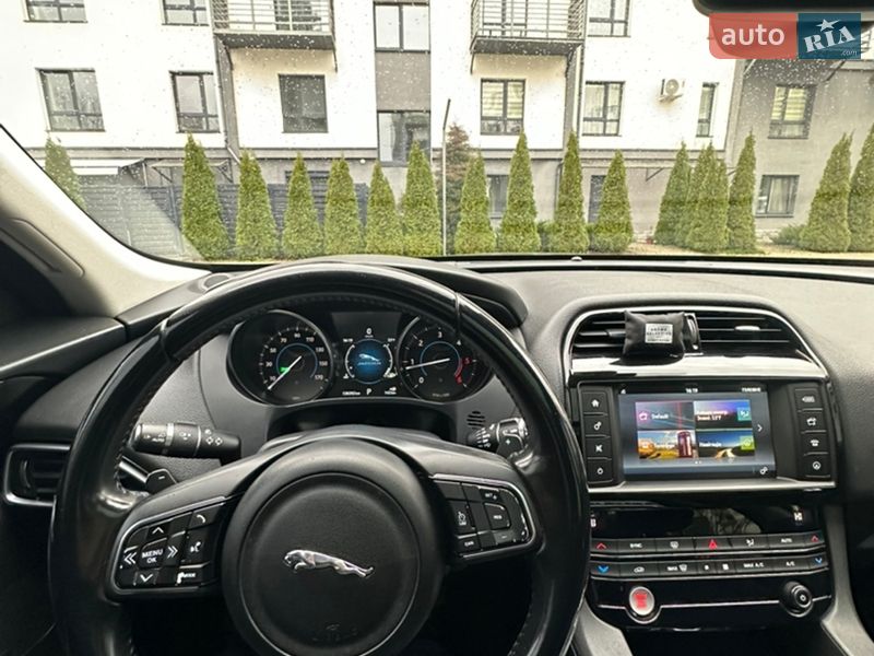 Внедорожник / Кроссовер Jaguar F-Pace 2016 в Хусте