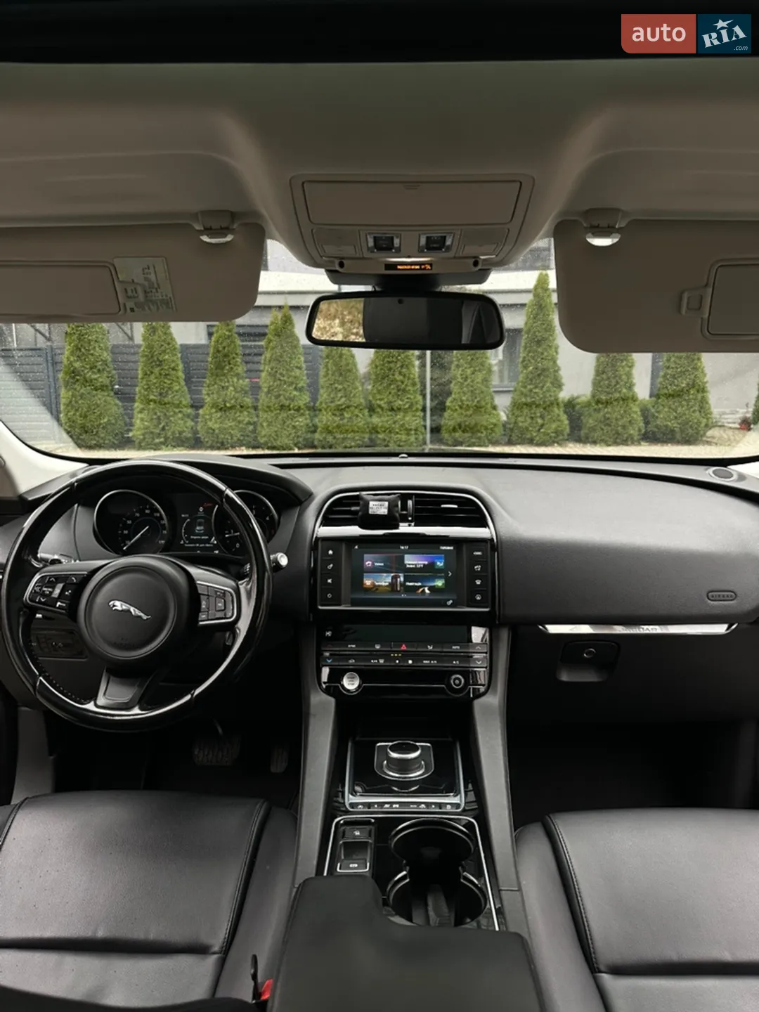 2016 Jaguar F-Pace - мініатюра 28