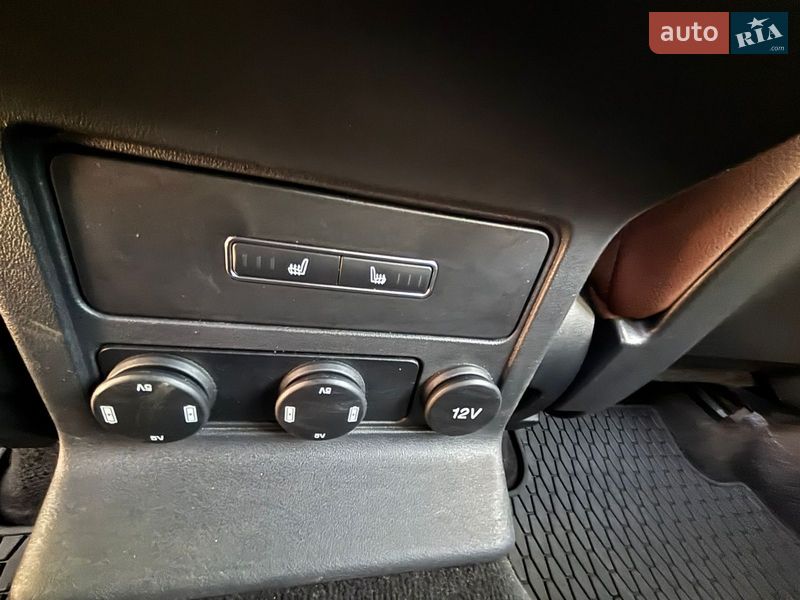 Внедорожник / Кроссовер Jaguar F-Pace 2016 в Кривом Роге фото 24 Внедорожник / Кроссовер Jaguar F-Pace 2016 в Кривом Роге