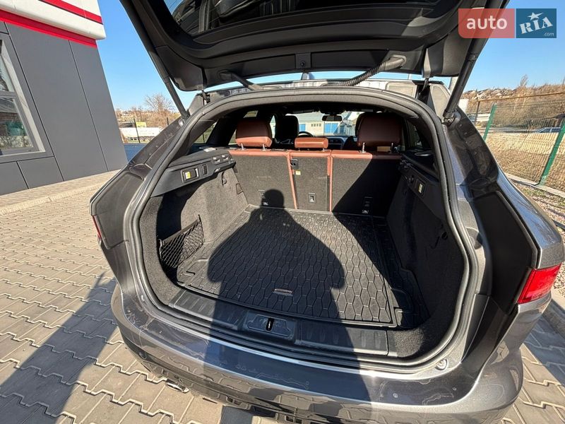 Внедорожник / Кроссовер Jaguar F-Pace 2016 в Кривом Роге фото 37 Внедорожник / Кроссовер Jaguar F-Pace 2016 в Кривом Роге