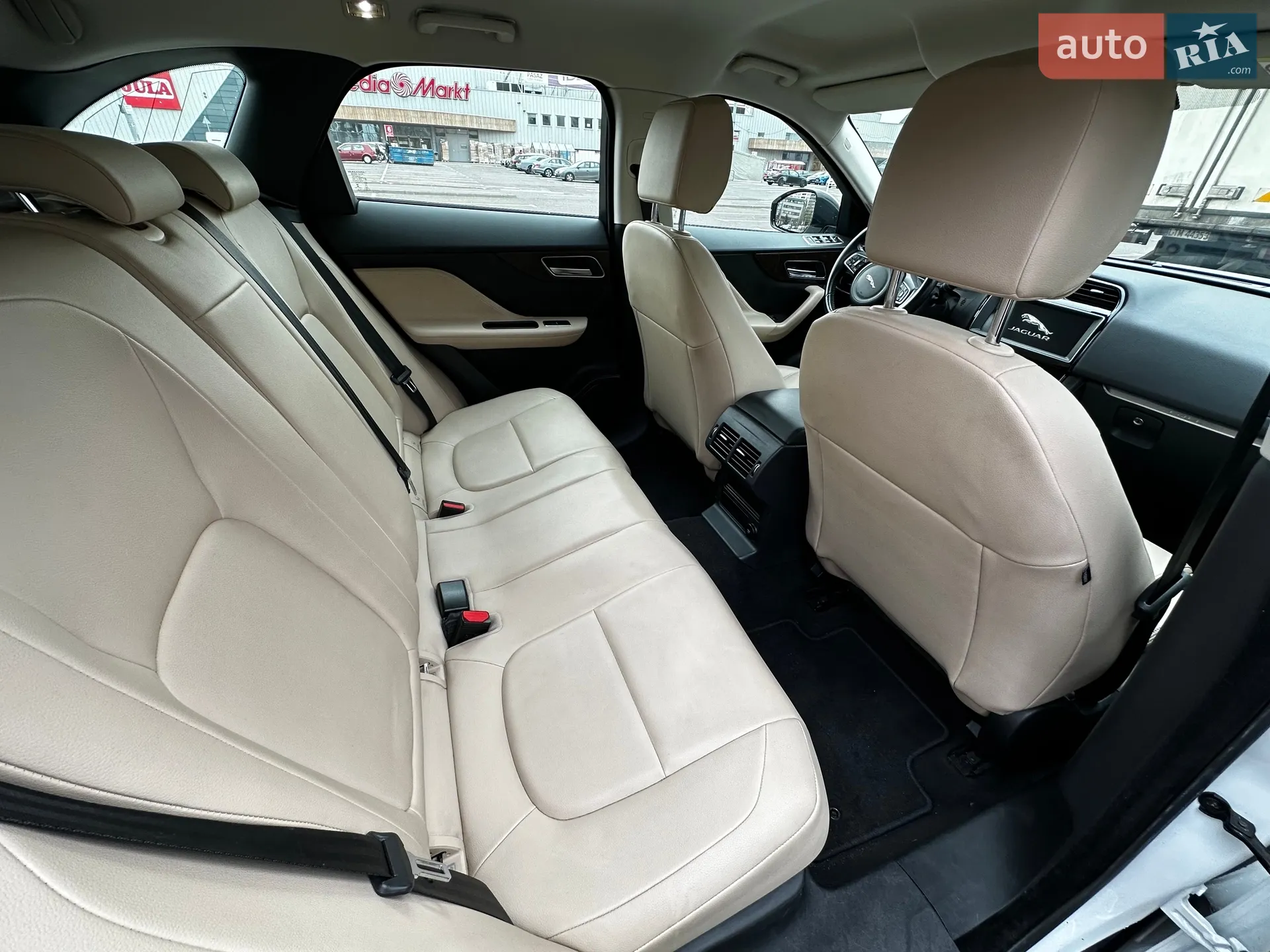 2018 Jaguar F-Pace - мініатюра 15
