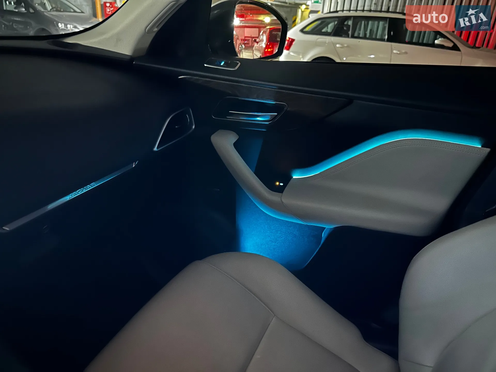 2018 Jaguar F-Pace - мініатюра 38