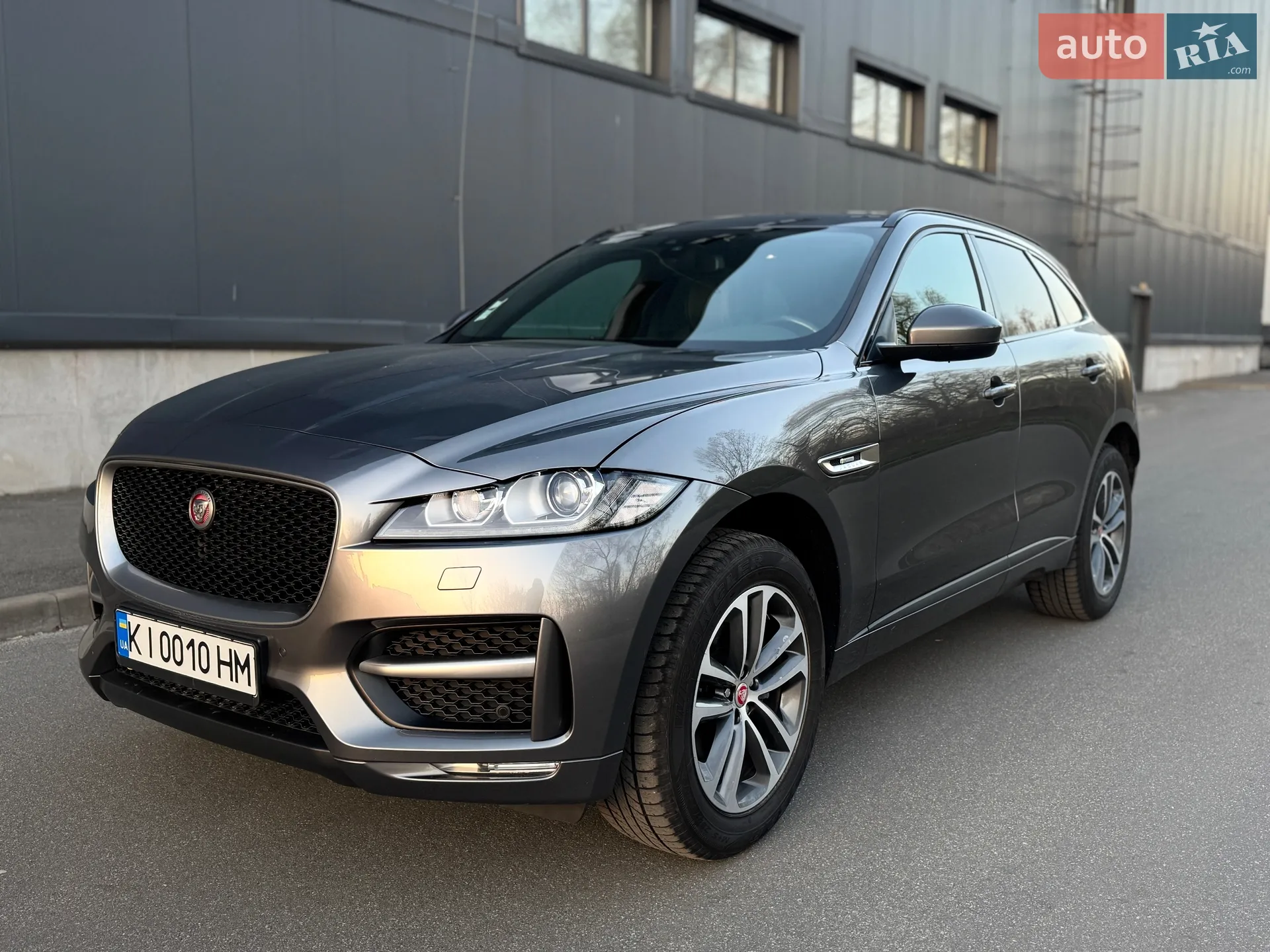 2016 Jaguar F-Pace - фото 1