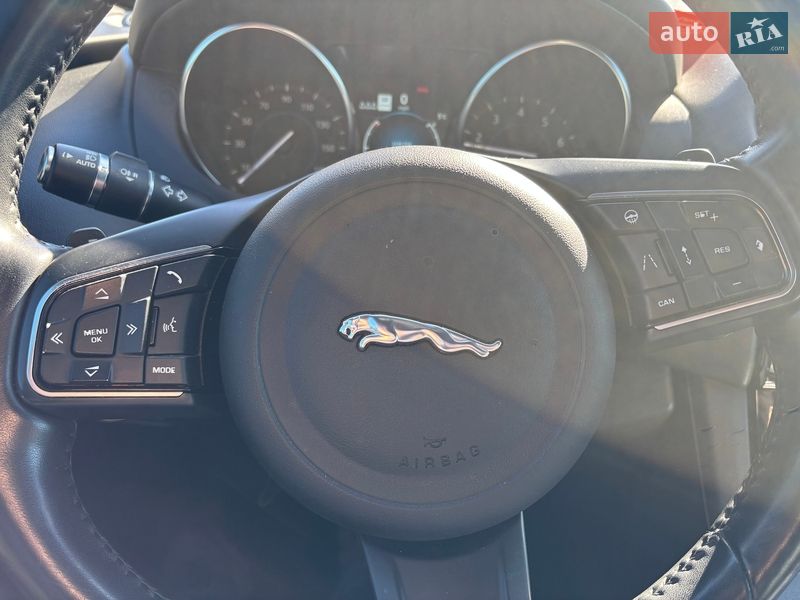 Позашляховик / Кросовер Jaguar F-Pace 2019 в Києві