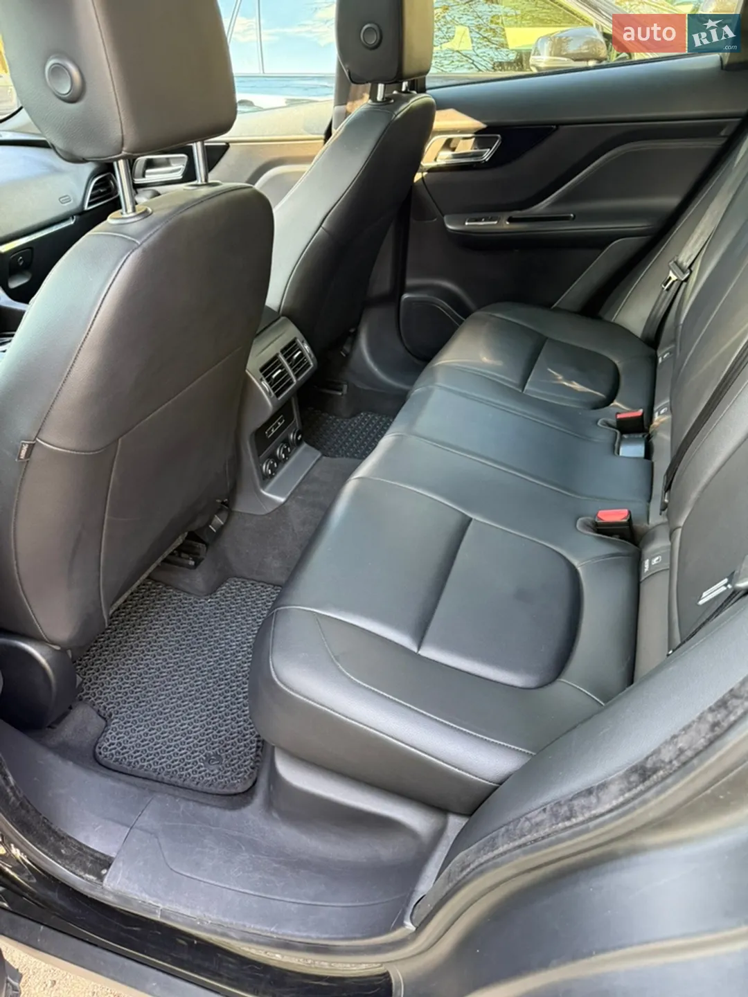2016 Jaguar F-Pace - мініатюра 11