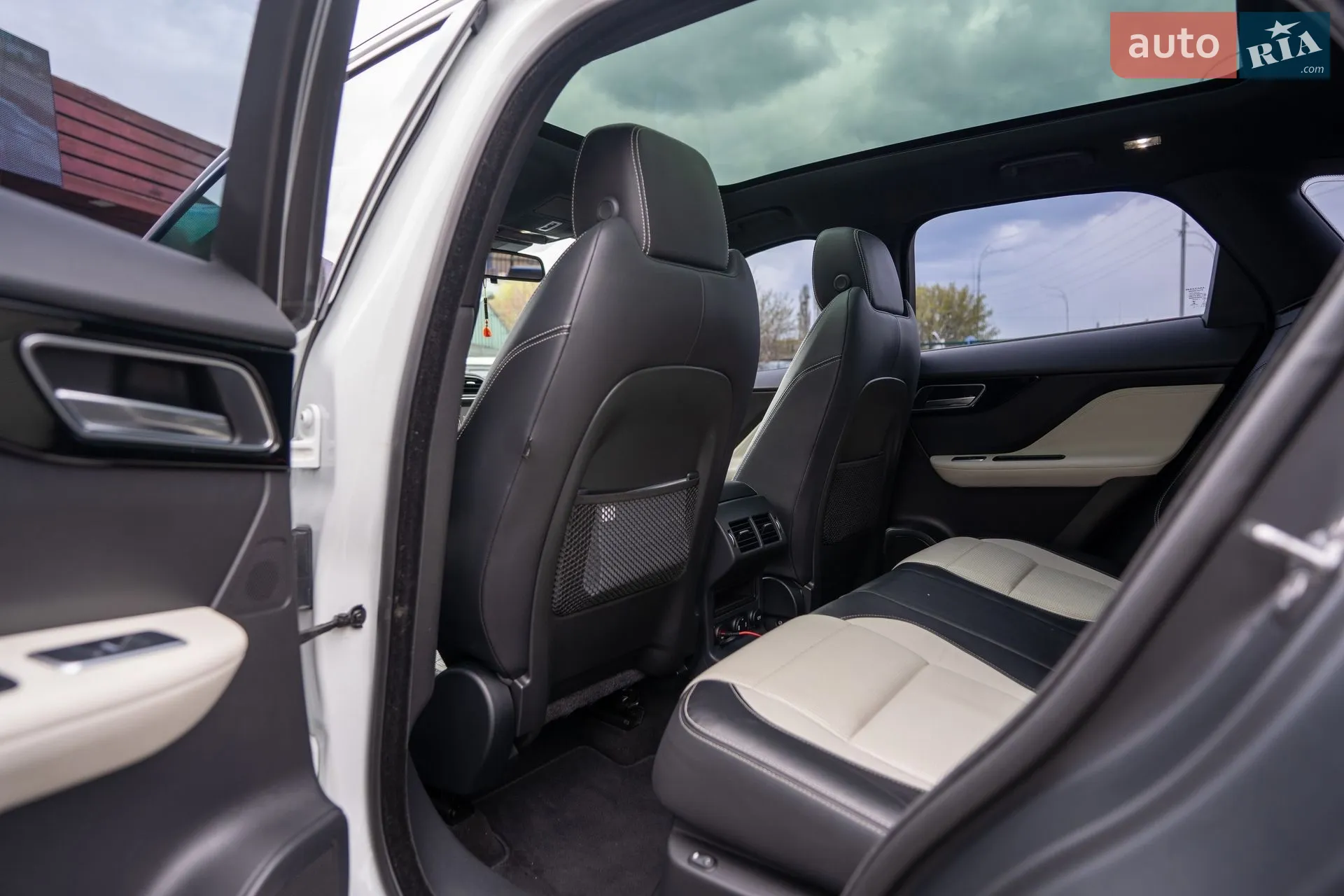 2017 Jaguar F-Pace - мініатюра 29
