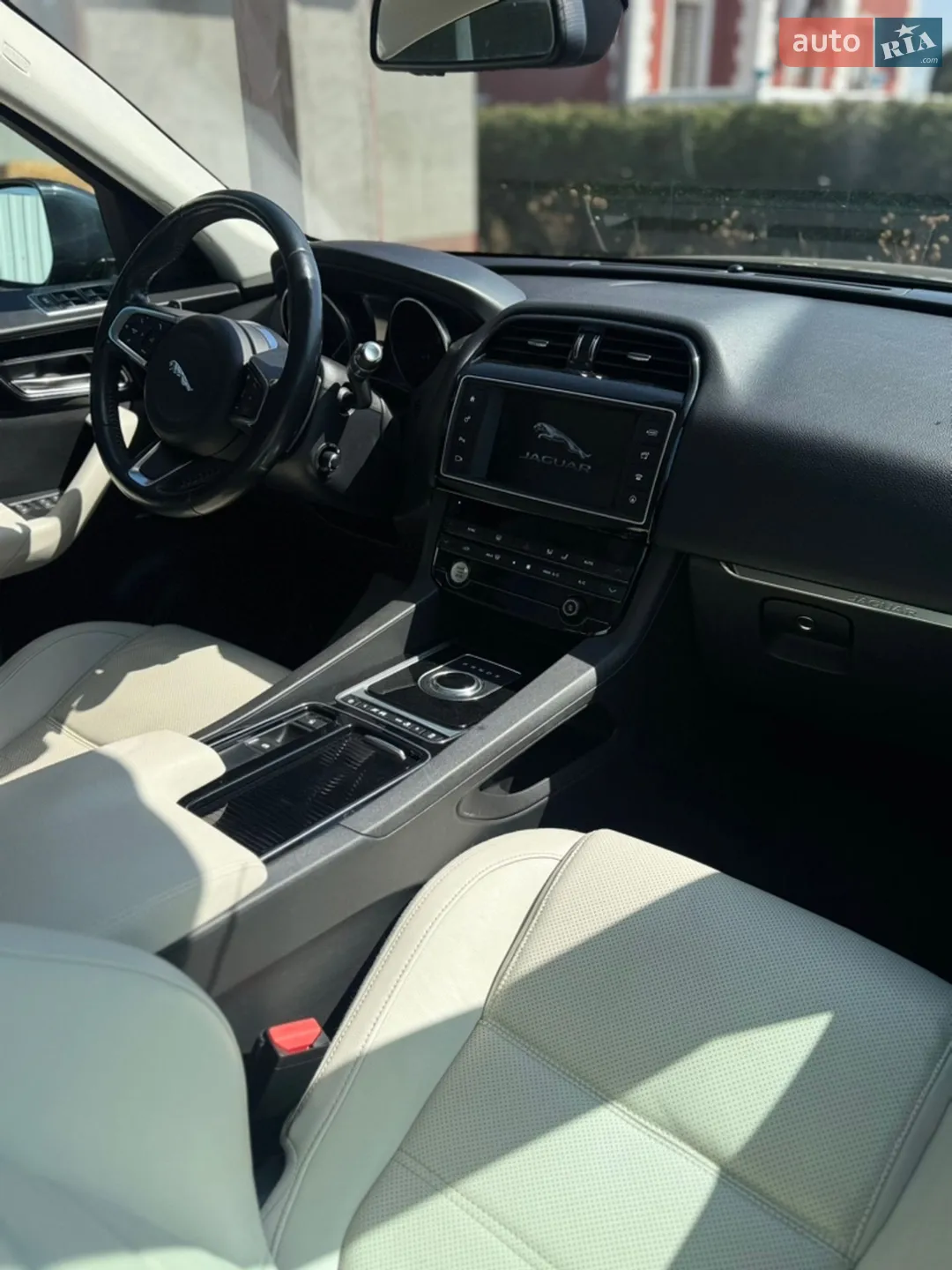2017 Jaguar F-Pace - мініатюра 6