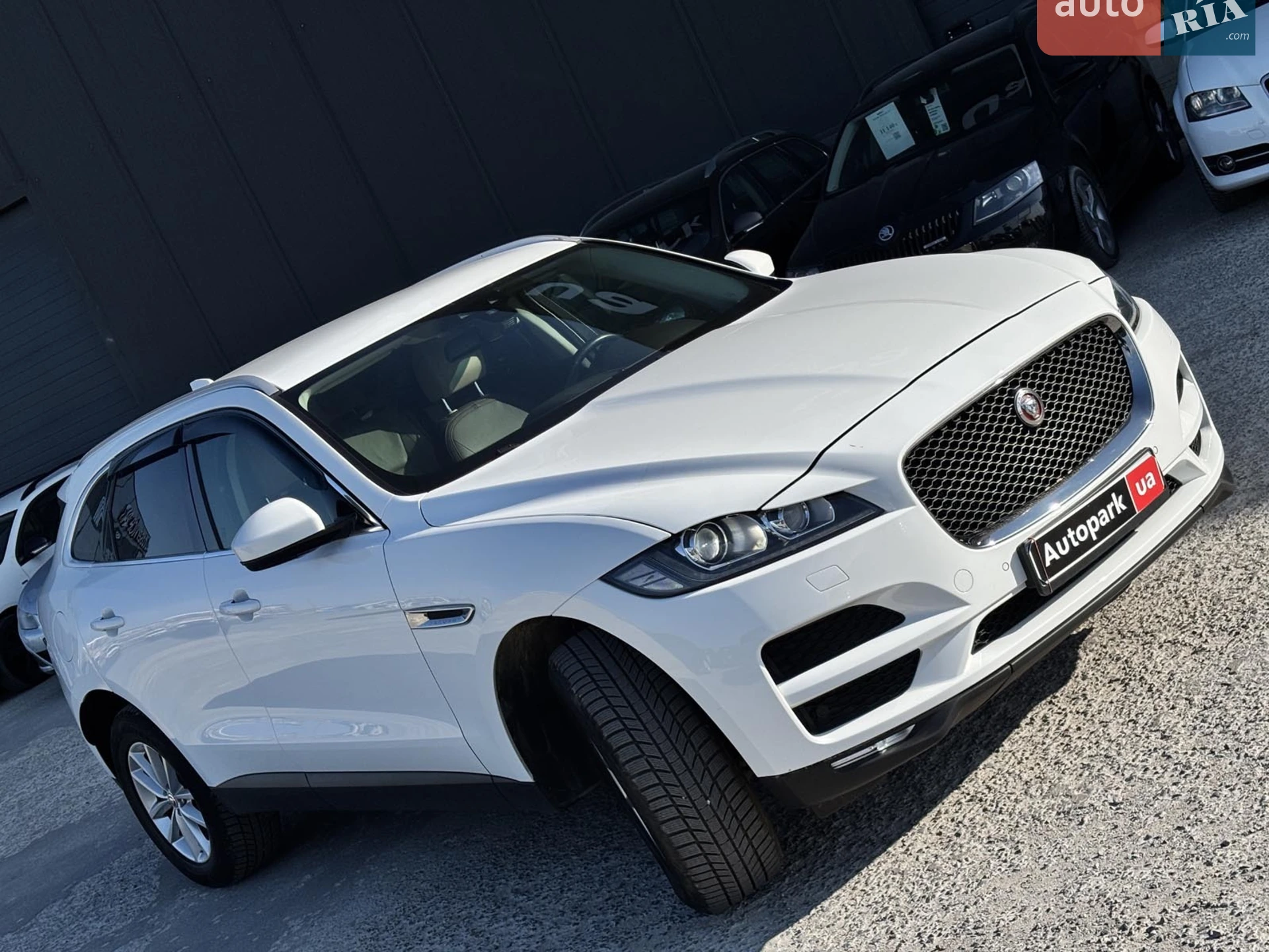 2017 Jaguar F-Pace - мініатюра 15