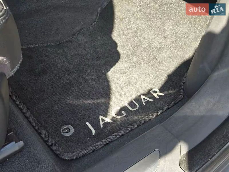 Внедорожник / Кроссовер Jaguar F-Pace 2016 в Киеве